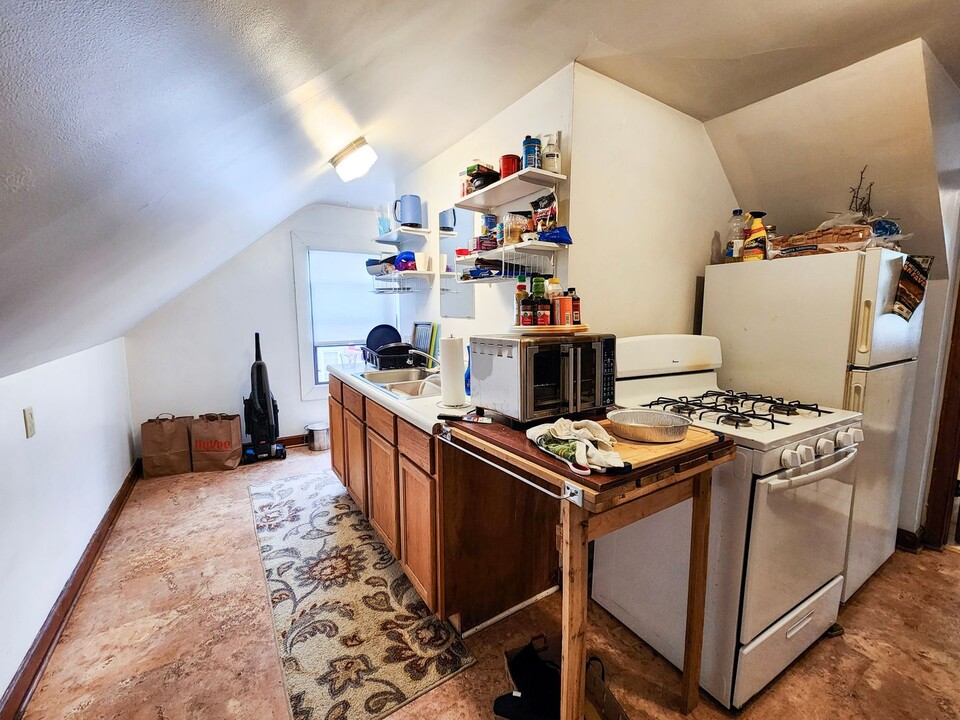 2644 E Lawn Ct in Madison, WI - Building Photo