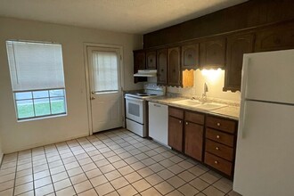 Paramount Place Apartments in Amarillo, TX - Foto de edificio - Building Photo