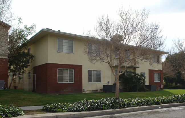 205-209 Sonora Dr in San Bernardino, CA - Building Photo - Building Photo