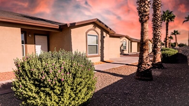 Patriot Palms in El Paso, TX - Foto de edificio - Building Photo