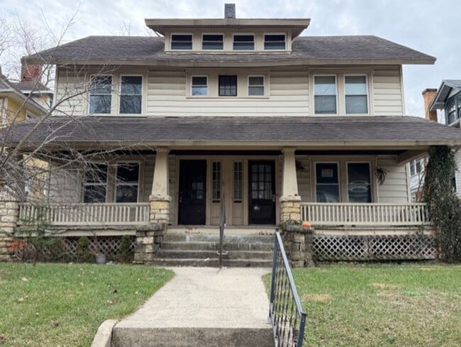 property at 457-459-459 E Madison Ave