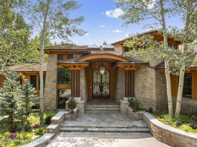 715 Willoughby Way in Aspen, CO - Building Photo - Building Photo