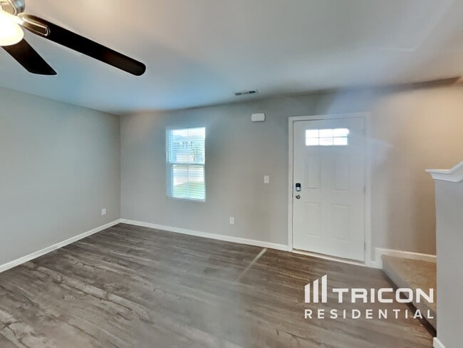 3065 Dartmoor Pl in White House, TN - Foto de edificio - Building Photo
