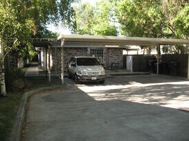 118 W Beverly Pl, Unit B in Tracy, CA - Building Photo