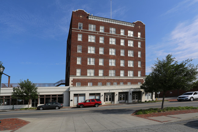 The Russell Inn in Orangeburg, SC - Foto de edificio - Building Photo