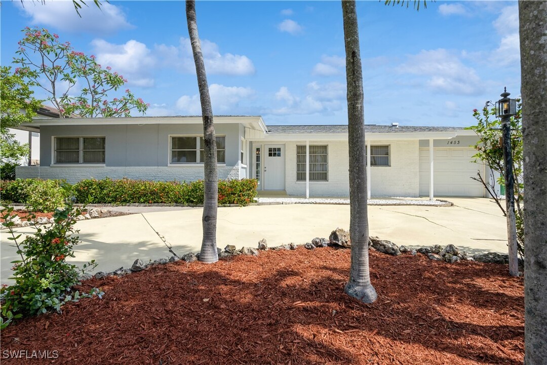 1453 Venetian Ct in Cape Coral, FL - Building Photo