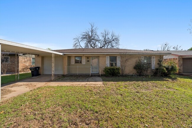 110 S Oak Dr