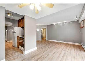 831 Old Settlers Trail in Hopkins, MN - Building Photo - Building Photo