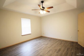 15 Falcon Ave W in McAllen, TX - Building Photo - Building Photo