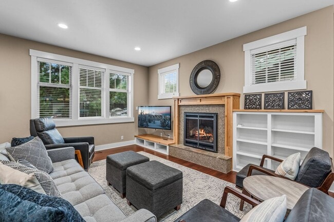 2333 NW Lolo Dr in Bend, OR - Building Photo - Building Photo