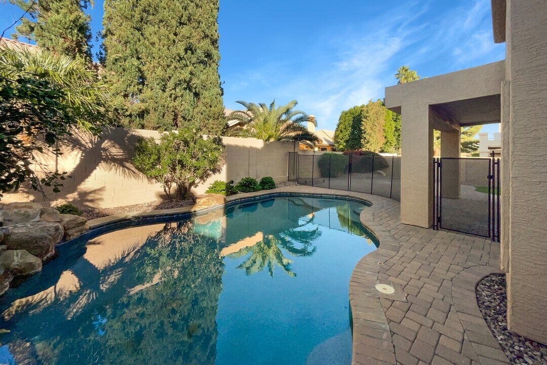 62 W Tulsa St in Chandler, AZ - Building Photo