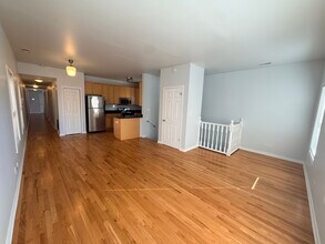 6823 S Dorchester Ave in Chicago, IL - Building Photo - Building Photo