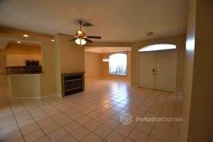 1622 NE 8th Pl in Cape Coral, FL - Foto de edificio - Building Photo