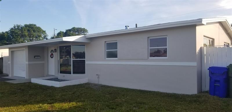 131 NW 73rd Ave in Pembroke Pines, FL - Foto de edificio