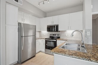 Westpark Ranch Apartment Homes in Houston, TX - Foto de edificio - Building Photo