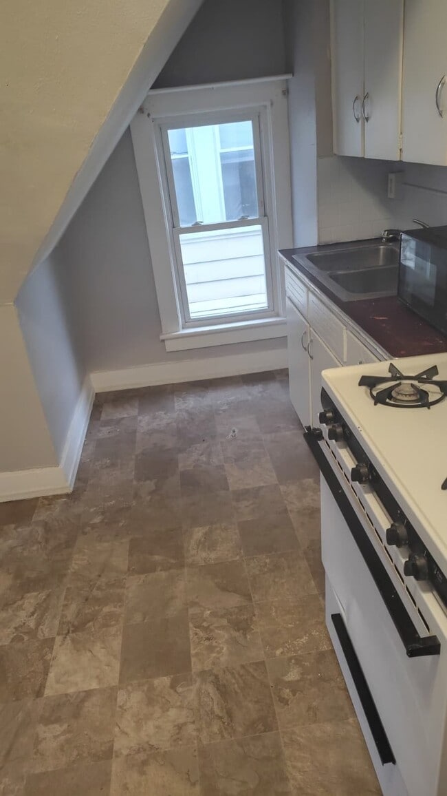 55 Cotter Ave