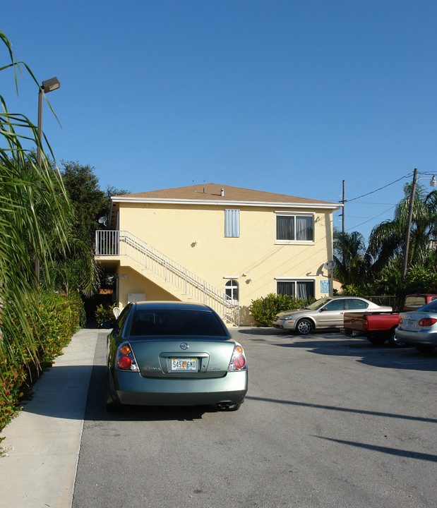 591 NW 65th St in Miami, FL - Building Photo