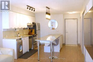 19 Singer Ct in Toronto, ON - Building Photo