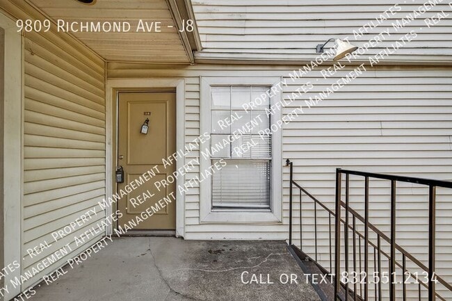 9809 Richmond Ave. in Houston, TX - Building Photo - Building Photo