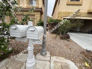 129 Standing Stone St in Las Vegas, NV - Building Photo - Building Photo