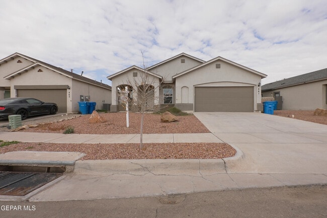 property at 461 Villa Ysleta