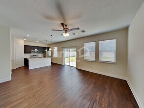 6162 Little Blf Cir in Mascotte, FL - Foto de edificio - Building Photo