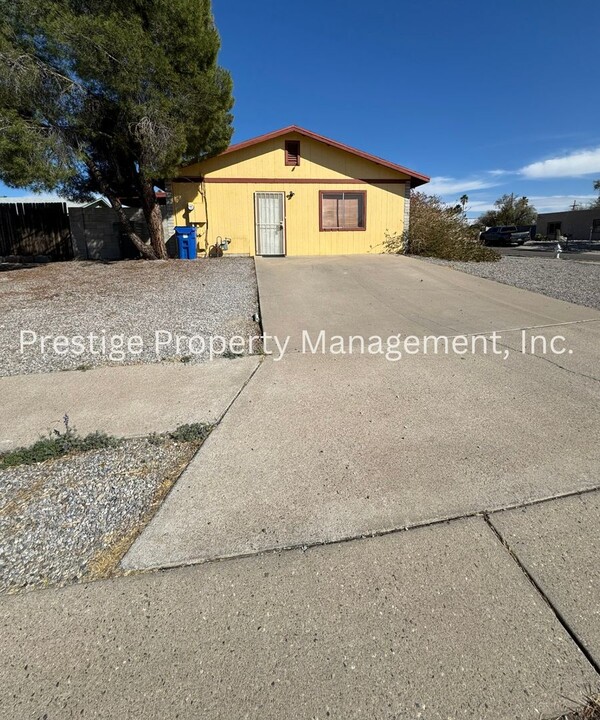 9489 E Pena Dr in Tucson, AZ - Building Photo