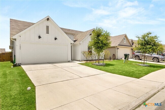 1025 Marvin Wy in Seguin, TX - Building Photo - Building Photo