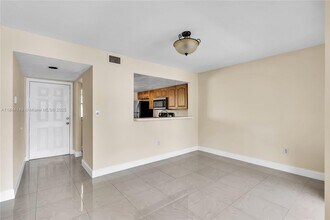 1612 San Remo Cir in Homestead, FL - Building Photo - Building Photo