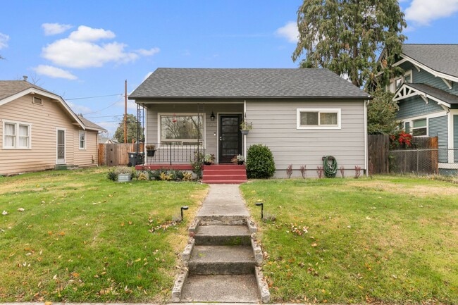 726 Dakota Ave in Medford, OR - Building Photo - Building Photo