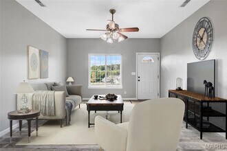 489 Shade Tree Ln in Farmington, MO - Foto de edificio - Building Photo