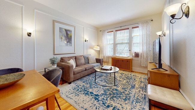 461 Washington St in Brookline, MA - Building Photo - Building Photo