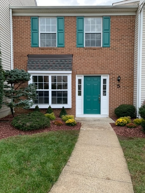51 Christopher Ct in Freehold, NJ - Building Photo