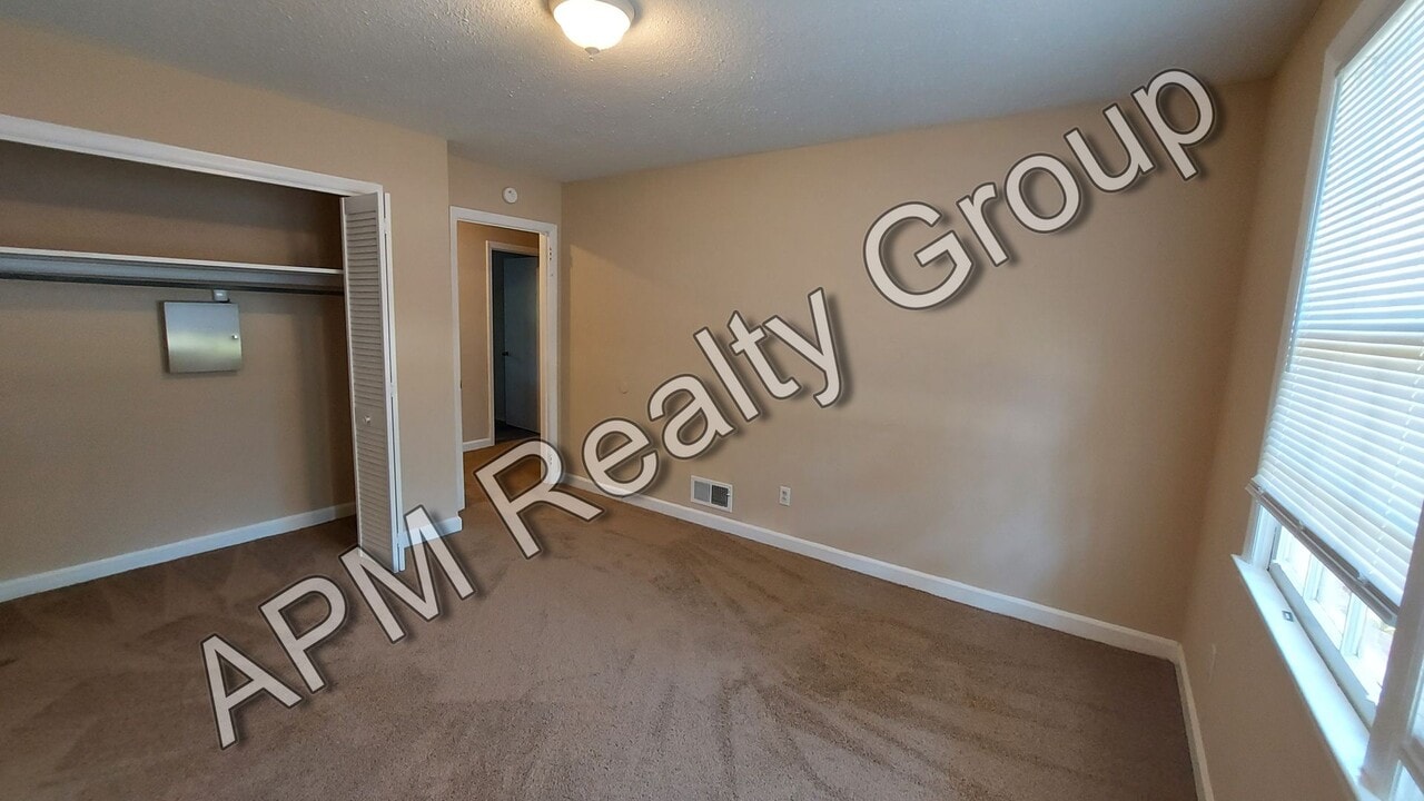 2011 Dominion Dr in Columbia, SC - Building Photo