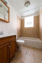 7241-49 S Phillips Ave Chicago, IL 60649 in Chicago, IL - Foto de edificio - Building Photo