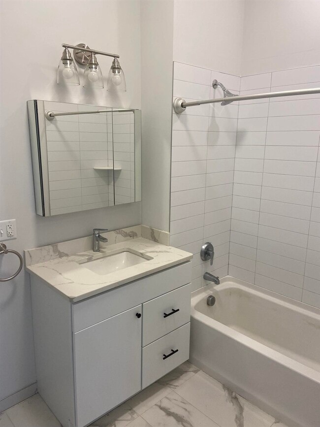 275 Broadway in Bayonne, NJ - Building Photo - Building Photo