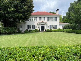 2544 Peachtree Rd NW in Atlanta, GA - Building Photo