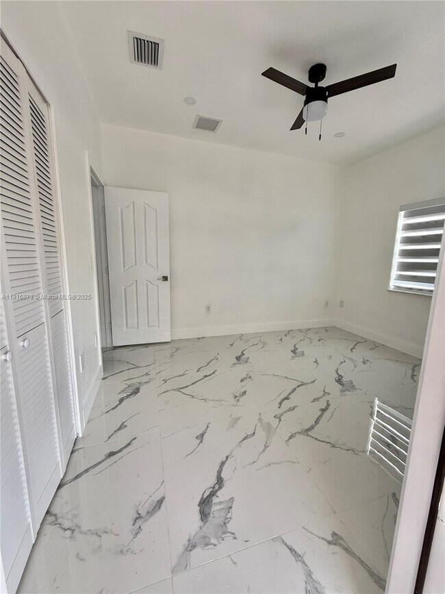 1407 SE 6th St-Unit -2 in Homestead, FL - Building Photo - Building Photo