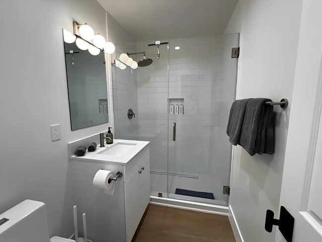 619 Milwood Ave, Unit A in Venice, CA - Building Photo - Building Photo