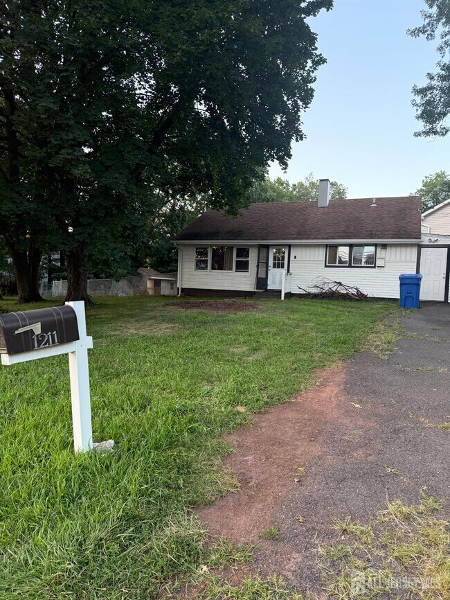 1211 Stelton Rd in Piscataway, NJ - Building Photo - Building Photo