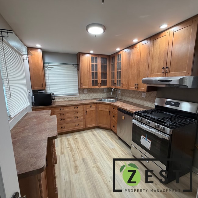 24601 Andover Dr in Dearborn Heights, MI - Building Photo - Building Photo