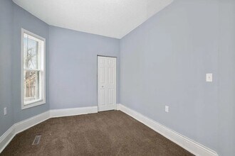 2723 Dupont Ave N in Minneapolis, MN - Foto de edificio - Building Photo