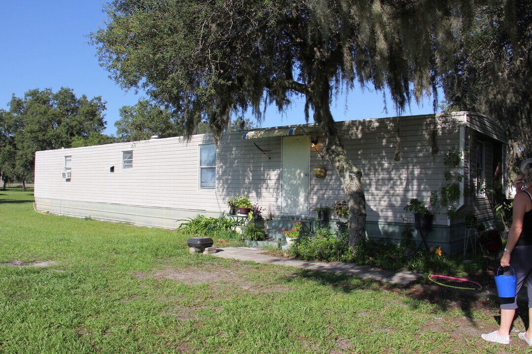 5544 Lake Buffum Rd in Lake Wales, FL - Building Photo