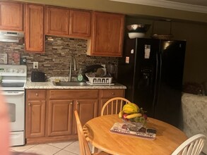 2770 Eagle Lake Dr in Clermont, FL - Foto de edificio - Building Photo