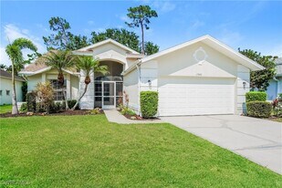 17890 Bermuda Dunes Dr in Ft. Myers, FL - Building Photo