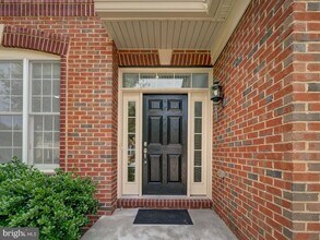 43320 Barnstead Dr in Ashburn, VA - Building Photo - Building Photo