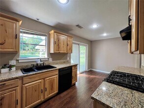 1502 White Rd in Springdale, AR - Building Photo - Building Photo