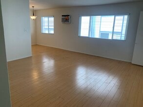 11224 Huston St, Unit 5 in Los Angeles, CA - Building Photo - Building Photo