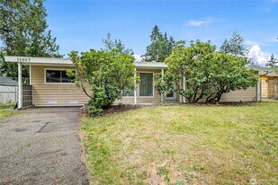 11807 96th Ave SW in Tacoma, WA - Building Photo