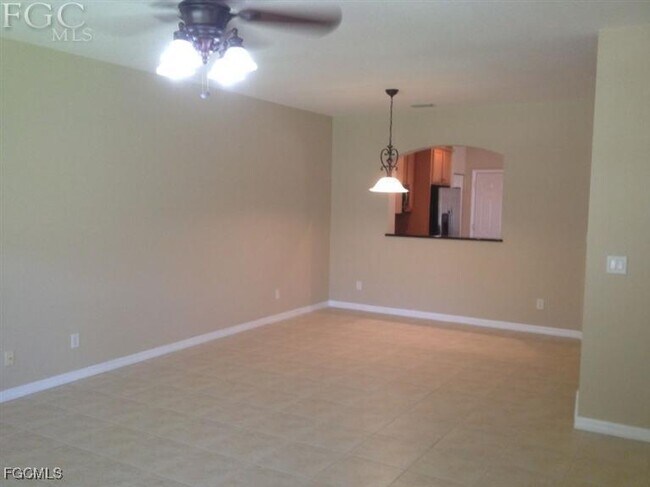 10038 Chiana Cir in Ft. Myers, FL - Building Photo - Building Photo